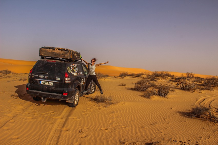 5 minute break in Mauritania Overlanding in the Sahara Desert
