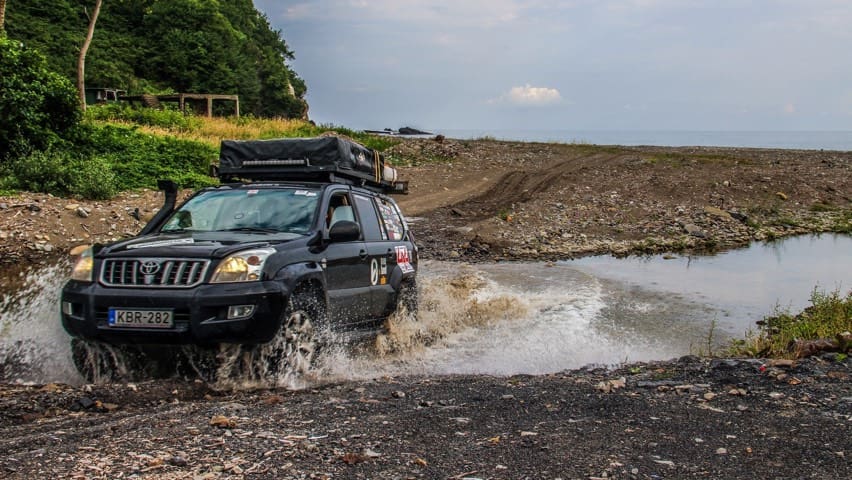 leaving overlanding wild camping site in turkey toyota land cruiser in turkey leaving the beach