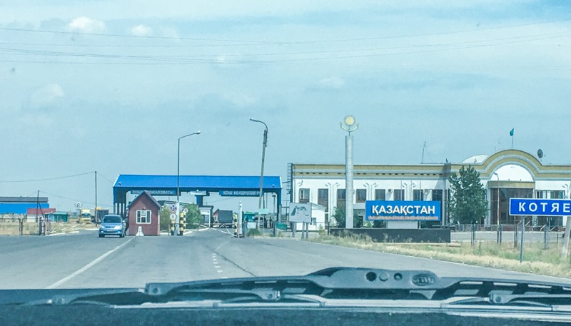 border crossing on the silk road silk road overlanding