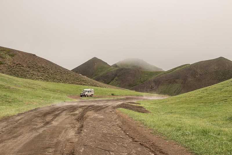 yolin am in mongolia overlanders in mongolia with defender