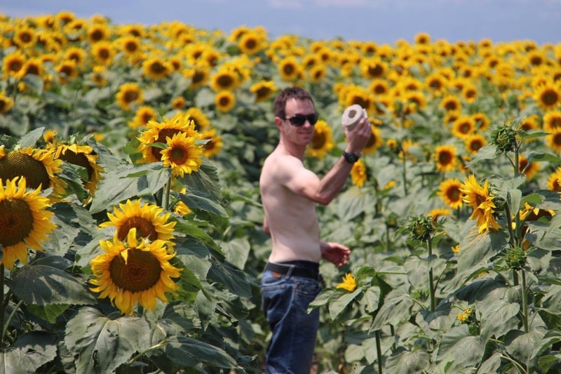 shitting outdoors in the sunflower field how to crap while camping